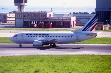 F-GJNN (cn 27304) Boeing 737-528