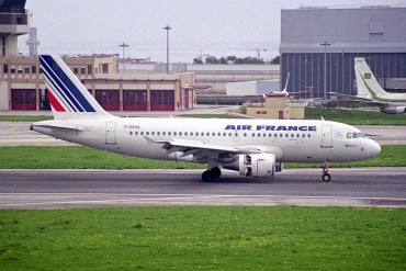 F-GRXA (1640) 2001 Airbus A319-111