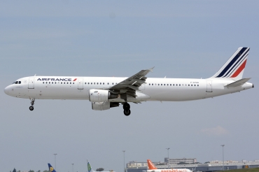 F-GTAU (3814) 2009 Airbus A321-212