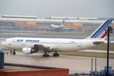 F-GBEC (104) 1980 Airbus A300B2-1C