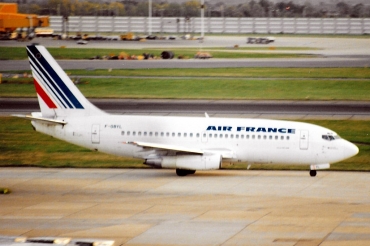 F-GBYL (cn 23011) Boeing 737-228Adv