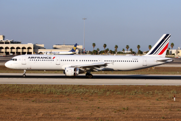 F-GTAY (4251) 2010 Airbus A321-212