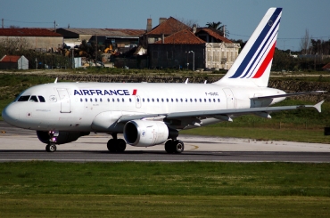 F-GUGC (2071) 2003 Airbus A318-111