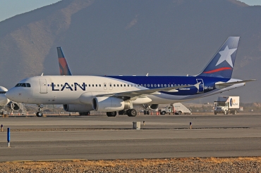 CC-BAI, (cn 4543), Airbus A320-233