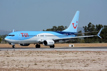G-FDZA (35134) 2007 Boeing 737-8K5 WL