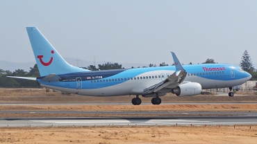 G-FDZW (37254) 2011 Boeing 737-8K5 WL