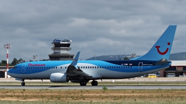 G-TAWI (37267) 2012 Boeing 737-8K5(WL)