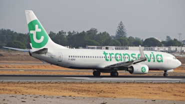 F-GZHS (35074) 2007 Boeing 737-84P(WL)