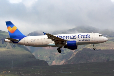 OY-VKS (1954) 2003 Airbus A320-214