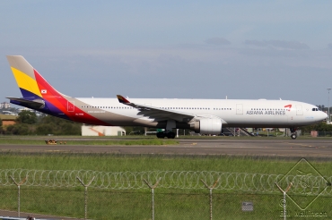 HL7795 (1211) 2011 Airbus A330-323
