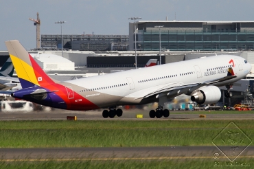 HL7795 (1211) 2011 Airbus A330-323