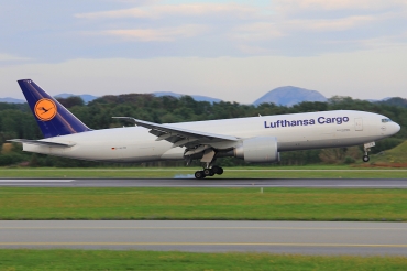 D-ALFB (41675) 2013 Boeing 777-FBT