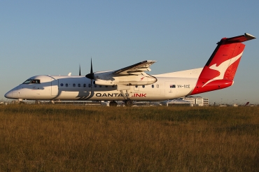 VH-SCE (602) 2004 Bombardier Dash 8-Q315