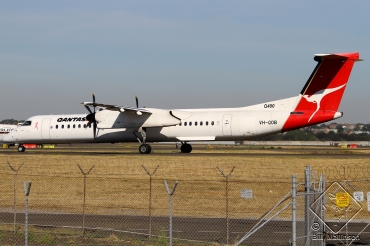 VH-QOB (4116) 2005 Bombardier Dash 8-Q402