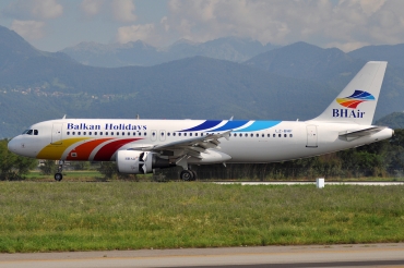 LZ-BHF (1087) 1999 Airbus A320-214
