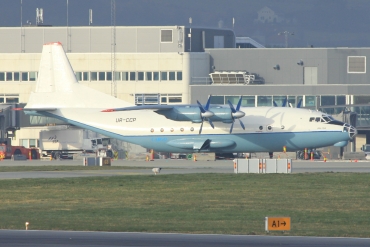 UR-CCP (2340505) Antonov An-12AP