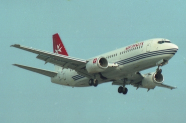 9H-ABT (cn 25615) Boeing 737-3Y5