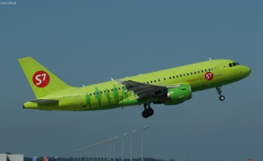 VP-BTP (1131) 1999 Airbus A319-114