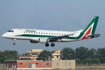 EI-RDA (cn 17000330) Embraer 170-200STD