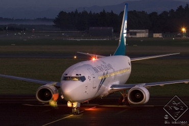 ZK-NGJ (cn 25609) Boeing 737-319
