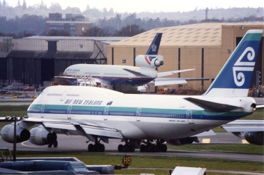 ZK-NBT (cn 24855) Boeing 747-419