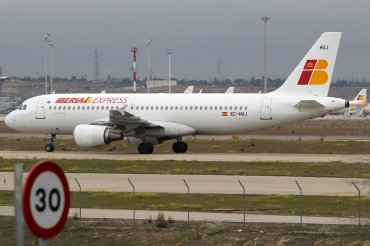 EC-HUJ, (cn 1292), Airbus A320-214