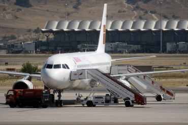 EC-LEA (1099) 1999 Airbus A320-214