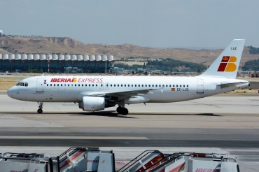 EC-LUC (1059) 1999 Airbus A320-214