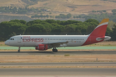 EC-LUC (1059) 1999 Airbus A320-214