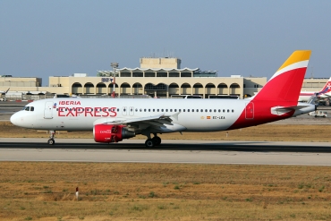 EC-LEA (1099) 1999 Airbus A320-214
