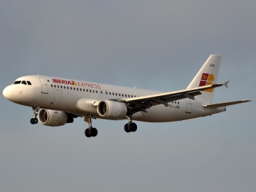 EC-LKH (1101) 1999 Airbus A320-214