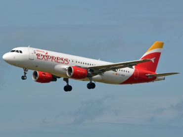 EC-MCB (1125) 1999 Airbus A320-214