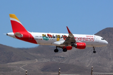 EC-LYE (5729) 2013 Airbus A320-216(WL)