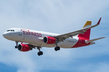 EC-LVQ (5590) 2013 Airbus A320-216(WL)