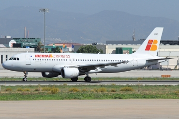 EC-LUC (1059) 1999 Airbus A320-214
