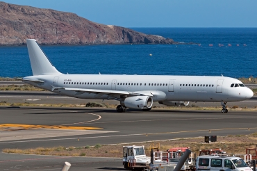 OY-RUU (878) 1998 Airbus A321-231
