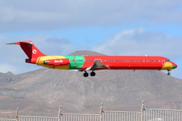OY-RUE (cn 49936) McDonnell Douglas MD-83