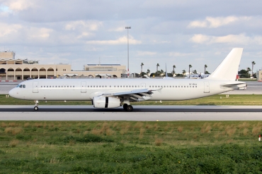 OY-RUU (878) 1998 Airbus A321-231