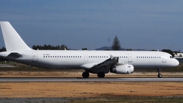 OY-RUU (878) 1998 Airbus A321-231