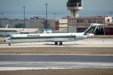I-DAWU (49196) 1984 McDonnell Douglas MD-82