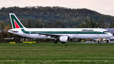 I-BIXQ (586) 1996 Airbus A321-112