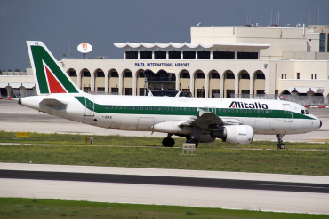 I-BIKE (999) 1999 Airbus A320-214