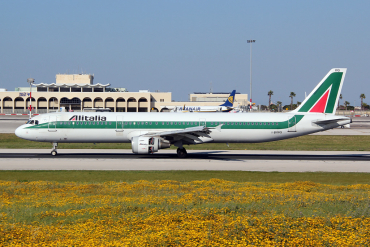 I-BIXQ (586) 1996 Airbus A321-112