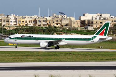 I-BIXQ (586) 1996 Airbus A321-112