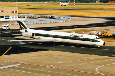 I-DAVB (49216) 1986 McDonnell Douglas MD-82