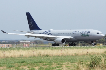 EI-DIR (272) 1999 Airbus A330-202