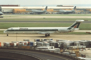 I-DAWL (cn 49204) McDonnell Douglas MD-82