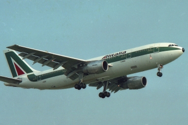 I-BUSC (cn 0106) Airbus A300B4-203