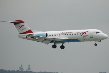 OE-LFR (cn 11572) Fokker 70