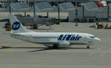 VP-BXY (27328) 1994 Boeing 737-524(WL)